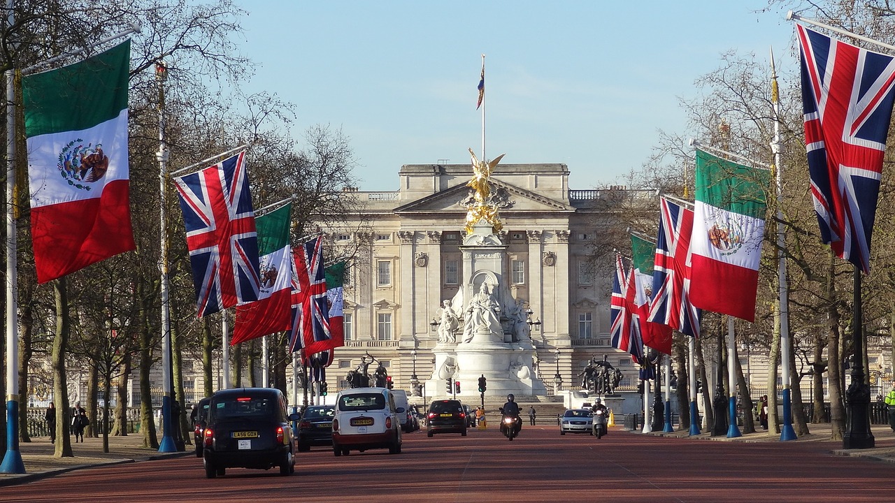 Comment convertir des francs suisses en livres sterling ?